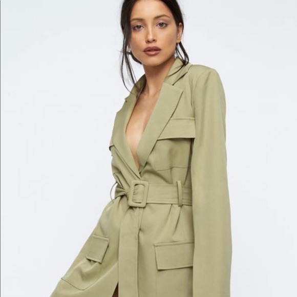 Lioness Official Dress - Picture 3 of 4